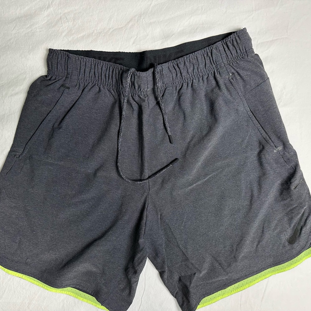 Men’s Nike Dri-Fit Training Shorts Size M